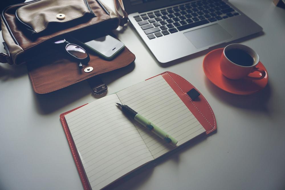 laptop-iphone-coffee-notebook-159368.jpeg